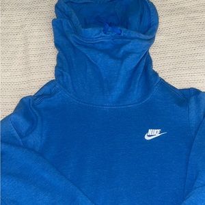 Nike cowl, neck sweatshirt. Size medium. Condition like new. Non-smoking home.